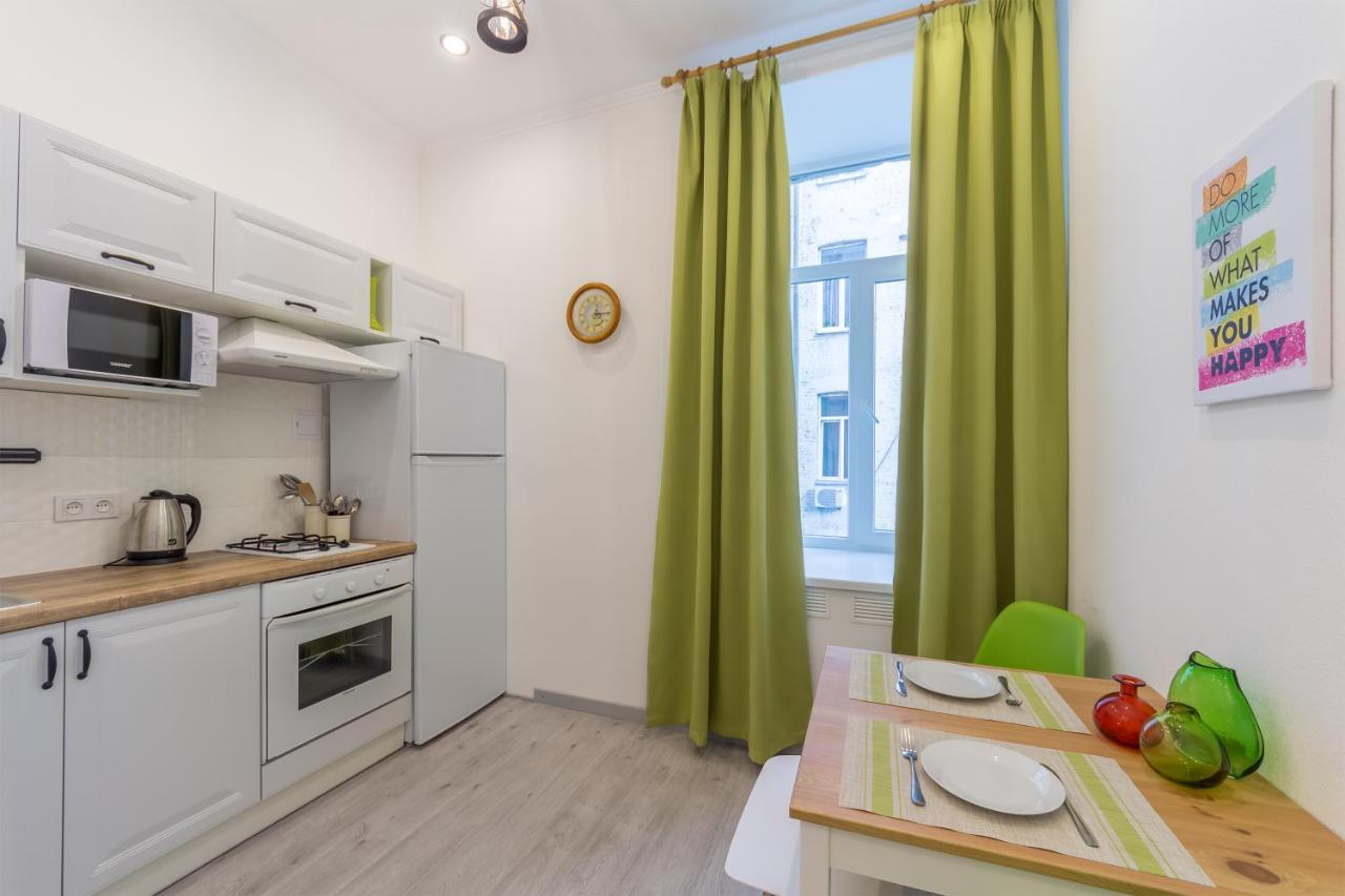 Apartments On Velyka Vasylkivska 47 Kiev Bagian luar foto