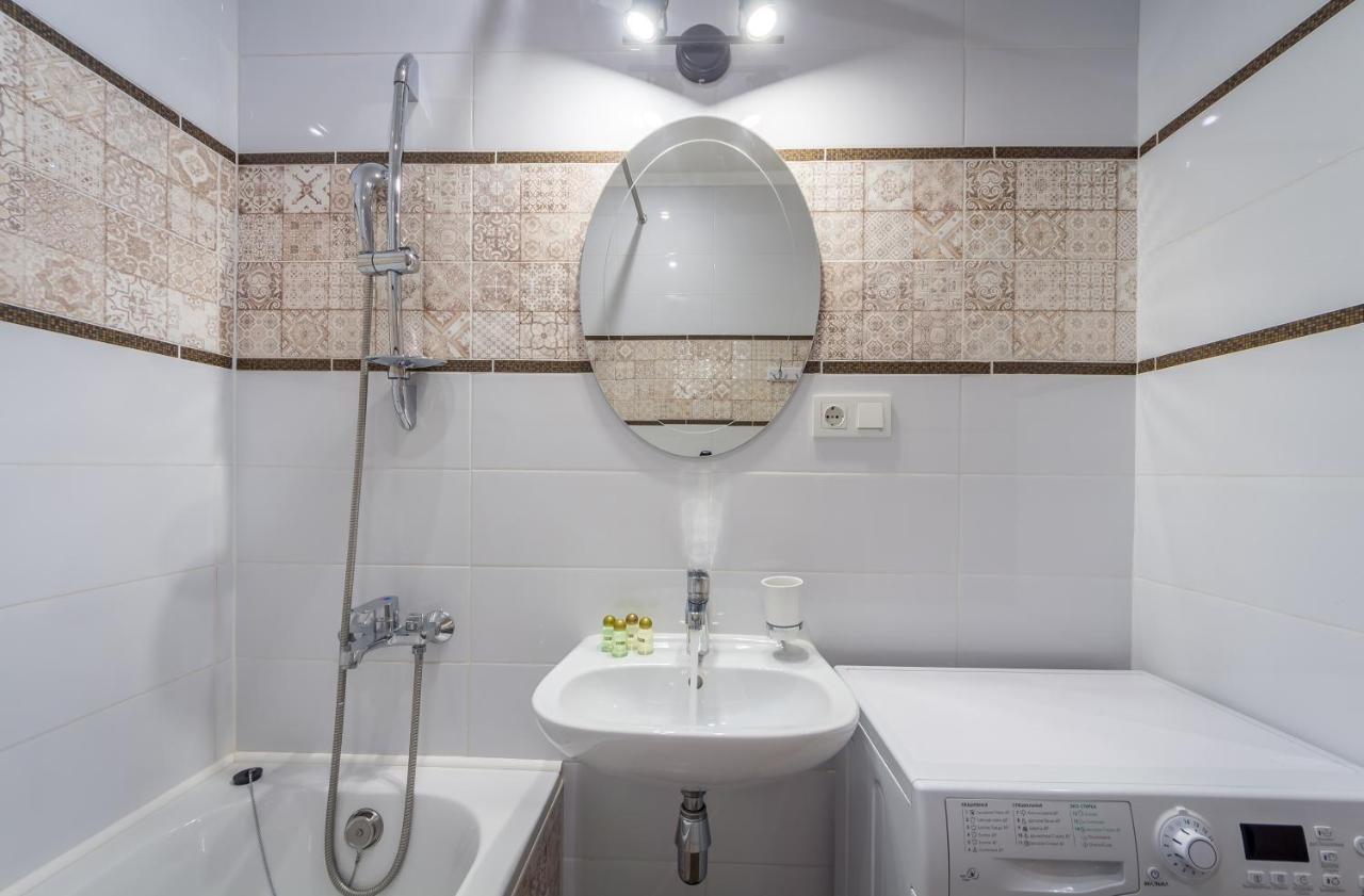 Apartments On Velyka Vasylkivska 47 Kiev Bagian luar foto